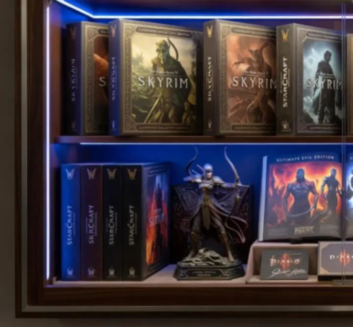 Coffrets collector et éditions limitées de jeux PC avec objets bonus.